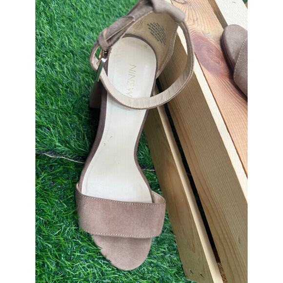Nine West- Heels-Beige-Size 7W - Picture 2 of 10